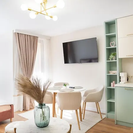 Host2u Lux - Breakfast - Free Parking * バンスコ