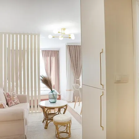 Host2u Lux - Breakfast - Free Parking * Bansko