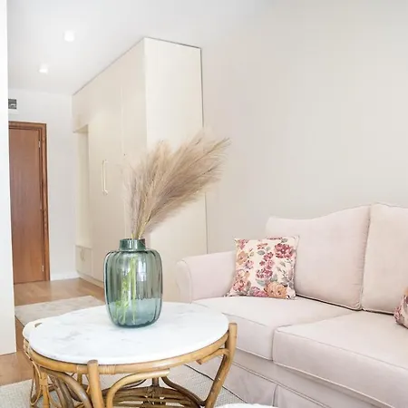 Host2u Lux - Breakfast - Free Parking Apartamento *